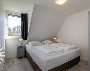 Moderne badkamer met douche in vakantiehuis ZE1446, Aagtekerke, Walcheren.