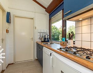 Slaapkamer met eenpersoonsbedden in vakantiehuis ZE281 in Zoutelande, Walcheren, Zeeland.