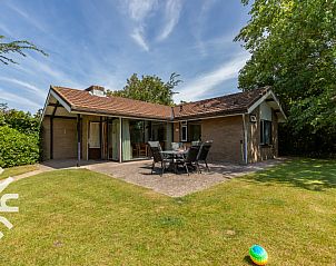 Tuin met zitgedeelte bij vakantiehuis ZE281 in Zoutelande, Walcheren, Zeeland.