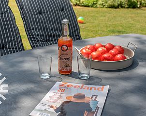 Comfortabele tuinstoelen bij vakantiehuis ZE281 in Zoutelande, Walcheren, Zeeland.