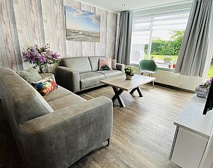 Gezellige woonkamer van VZ110 Vakantiehuis Zoutelande, Walcheren, Zeeland.