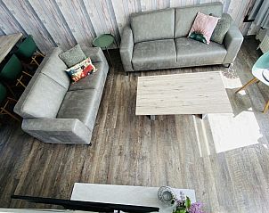 Overzicht van de woonkamer in VZ110 Vakantiehuis Zoutelande, Walcheren, Zeeland.