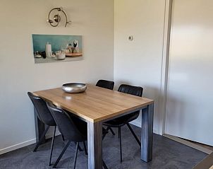 Eethoek in Vakantiehuis in Zoutelande, perfect voor gezinsmaaltijden, gelegen in Walcheren, Zeeland.