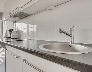 Knusse slaapkamer met eenpersoonsbed in vakantiehuis ZE679, Zoutelande, Walcheren, Zeeland.