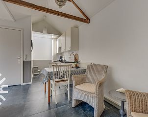 Levendige winkelstraat in Zoutelande, Walcheren, nabij vakantiehuis ZE238.