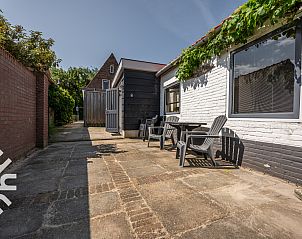 Keuken met eethoek in vakantiehuis ZE238 in Zoutelande, Walcheren.