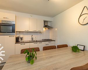 Huurinformatie van vakantiehuis ZE1422 in Zoutelande, Walcheren, op bord aan de ingang.