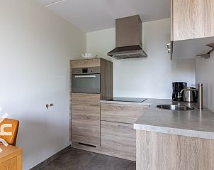 Fully equipped kitchen in vacation home ZE583 in Vrouwenpolder, Walcheren, ideal for self-catering vacations in Zeeland.