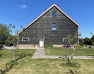 Voorzijde van VZ587 Vakantiewoning Vrouwenpolder met tuin, Walcheren, Zeeland.