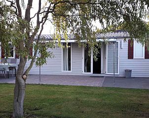 Moderne badkamer in ZE030 vakantiehuis, Vrouwenpolder, Walcheren.