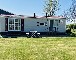 Voorzijde van VZ235 Chalet Veere in Veere, Zeeland met grote ramen