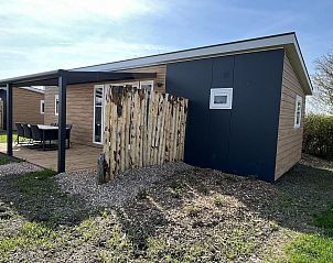 Zijaanzicht van VZ627 Chalet Meliskerke, vakantiehuis in Walcheren