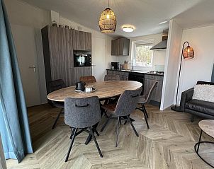 Moderne keuken van VZ627 Chalet Meliskerke in Zeeland