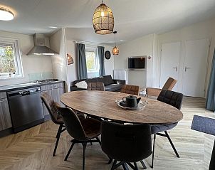 Compacte keuken van VZ627 Chalet Meliskerke, Walcheren