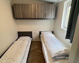 Badkamer met douche in VZ627 Chalet Meliskerke, Zeeland