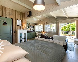 Stijlvolle douche in vakantiehuis ZE1468 in Meliskerke, Walcheren, met moderne afwerking.