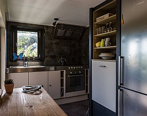 Moderne keuken in Vakantiehuisje in Middelburg, Walcheren, Zeeland.