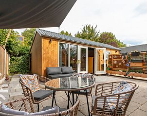 Stijlvolle regendouche in vakantiehuis ZE1540 in Middelburg, Walcheren, Zeeland.