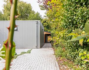 Uitzicht vanuit de woonkamer van vakantiehuis ZE1540 in Middelburg, Walcheren, Zeeland.