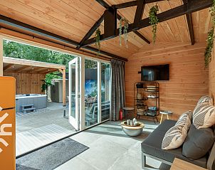 Moderne keuken in vakantiehuis ZE1540 in Middelburg, Walcheren, Zeeland.