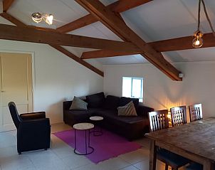 Gezellige woonkamer in Huisje in Grijpskerke, vakantiehuis in Walcheren, Zeeland.