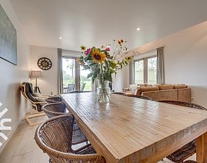 Slaapkamer met tweepersoonsbed in vakantiehuis ZE661, Grijpskerke, Walcheren in Zeeland.