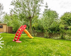 Koeien in de weide nabij ZE646 vakantiehuis, Grijpskerke, Walcheren, Zeeland.