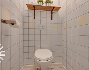 Moderne badkamer met douche in vakantiehuis ZE138, Grijpskerke, Walcheren, voor optimaal comfort.