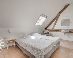Netjes ingerichte toiletruimte in vakantiehuis ZE138, Grijpskerke, Walcheren, met moderne uitstraling.