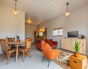 Eet- en zithoek in Vakantiehuis De kleine Pionier, Grijpskerke, Walcheren, Zeeland met comfortabele inrichting.