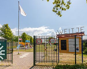 Keukenhoek in ZE158 vakantiehuis, Groot Valkenisse, Walcheren met praktische indeling.