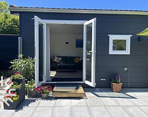 Ontspan op de comfortabele loungeset bij ZE1415 in Gapinge, Walcheren, Zeeland.