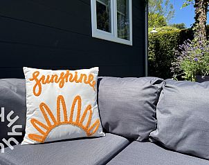 Strakke keuken in vakantiehuis ZE1415, Gapinge, Walcheren, Zeeland.