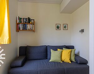 Woonkamer met open haard in vakantiehuis ZE364, Koudekerke-Dishoek, Walcheren.