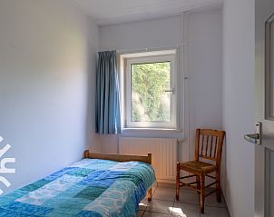 Eettafel en keuken in vakantiehuis ZE641 in Koudekerke-Dishoek, Walcheren.