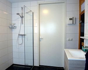 Stijlvolle douche in VZ935 Vakantieappartement, Koudekerke Dishoek, Walcheren, Zeeland.