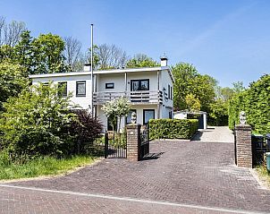VZ1127 Vakantiewoning in Koudekerke, Walcheren: charmant vakantiehuis met ruime oprit en groene omgeving.