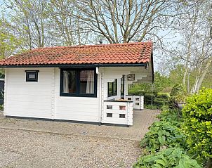 Rustiek vakantiehuis VZ2320 in Koudekerke-Dishoek, Walcheren, omgeven door natuur en privacy.