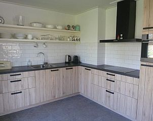 VZ1132 Vakantiehuis in Koudekerke, moderne keuken met alle voorzieningen in Dishoek, Walcheren, Zeeland.