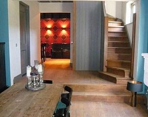 Frisse binnenruimte met veel lichtinval in VZ917 Groepsaccommodatie, Koudekerke Dishoek, Walcheren, Zeeland.