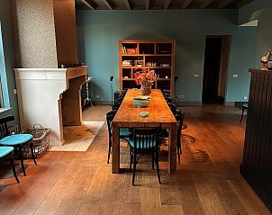 Grote eettafel voor groepen in VZ917 Groepsaccommodatie, Koudekerke Dishoek, Walcheren, Zeeland.