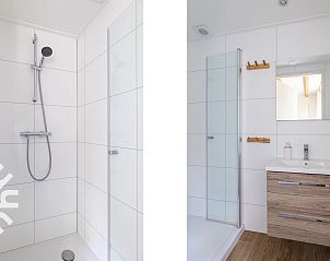 Belebter Platz in der Nhe des Ferienhauses ZE833, Buttinge, Walcheren, mit historischer Architektur.