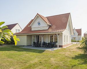 Villa 10A in Cadzand-bad, a charming vacation home in Zeeland with spacious garden and sunny terrace, ideal for relaxation in Zeeuws-Vlaanderen.