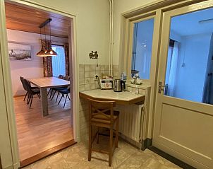 Compact kitchen in VZ730 Holiday home Cadzand-Bad with all the necessities.