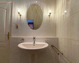 Stylish bathroom in VZ730 Holiday home Cadzand-Bad, Zeeuws-Vlaanderen.