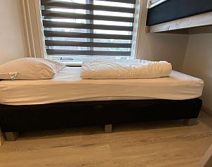 Single bed in children's room of VZ730 Holiday home Cadzand-Bad, Zeeland.