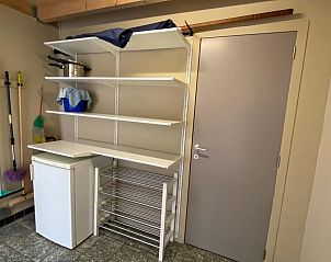 Schlafzimmer mit Doppelbett in VZ920 Ferienhaus, Cadzand-Bad.