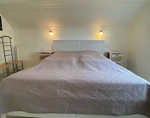 VZ920 Ferienhaus Schlafzimmer in Cadzand-Bad, mit viel Tageslicht.