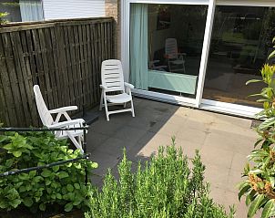 Cozy terrace at VZ924 Holiday home in Cadzand, ideal for relaxation in Zeeuws-Vlaanderen.