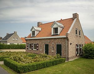 Guest house 631620 • Bungalow Zeeuws-Vlaanderen • Strand Resort Nieuwvliet-Bad | 10-persoons woning | 10C 
